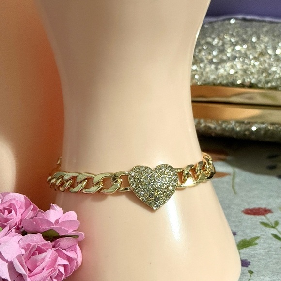 18K Gold Plated Elegant Heart Charm Bracelet - Picture 3 of 5